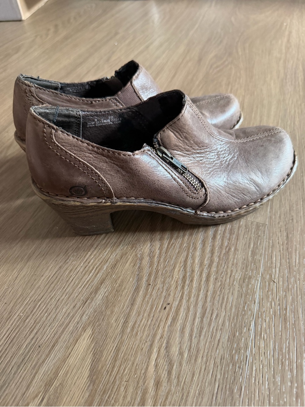 Born Børn Brown Leather Side Zip Heeled Clog Ankle Booties Women’s 8.5